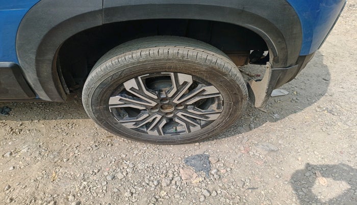 2022 Renault Kiger RXZ MT, Petrol, Manual, 96,953 km, tyre