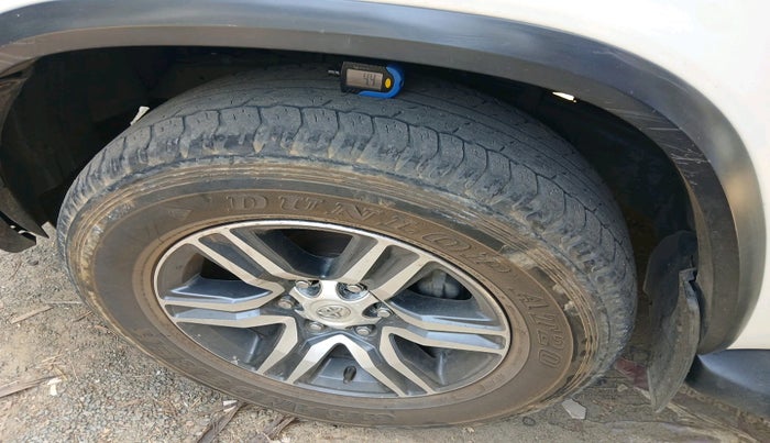 2017 Toyota Fortuner 2.8 4X2 AT, Diesel, Automatic, 1,36,716 km, tyre