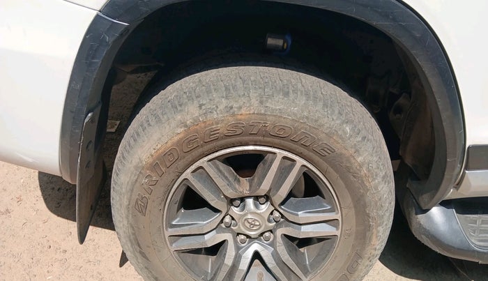 2017 Toyota Fortuner 2.8 4X2 AT, Diesel, Automatic, 1,36,716 km, tyre