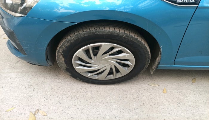 2022 Skoda SLAVIA ACTIVE 1.0L TSI MT, Petrol, Manual, 99,209 km, tyre