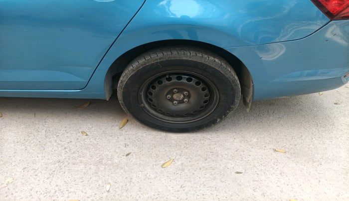 2022 Skoda SLAVIA ACTIVE 1.0L TSI MT, Petrol, Manual, 99,209 km, tyre