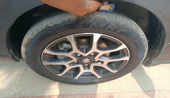 2022 Maruti XL6 ZETA AT, Petrol, Automatic, 59,444 km, tyre