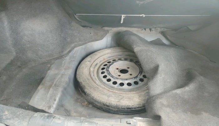 2011 Honda City 1.5L I-VTEC S MT, Petrol, Manual, 1,14,966 km, tyre