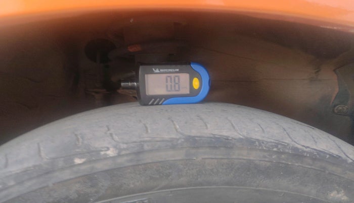 2016 Maruti Alto K10 VXI, Petrol, Manual, 83,176 km, tyre