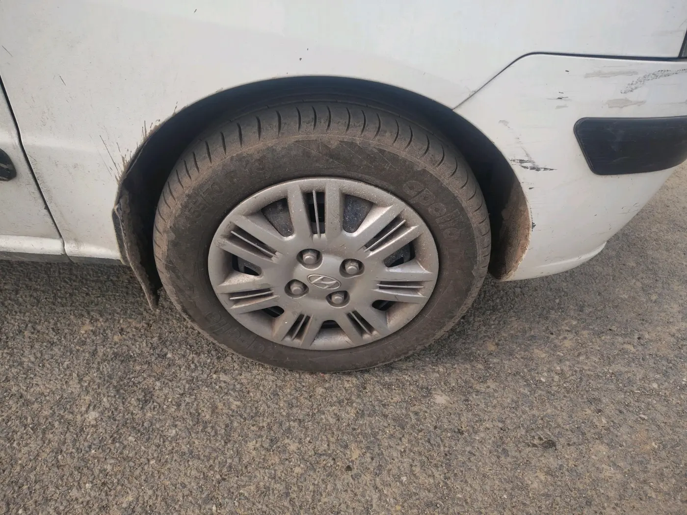 2011 Hyundai Santro Xing GLS, Petrol, Manual, 1,54,575 km, tyre