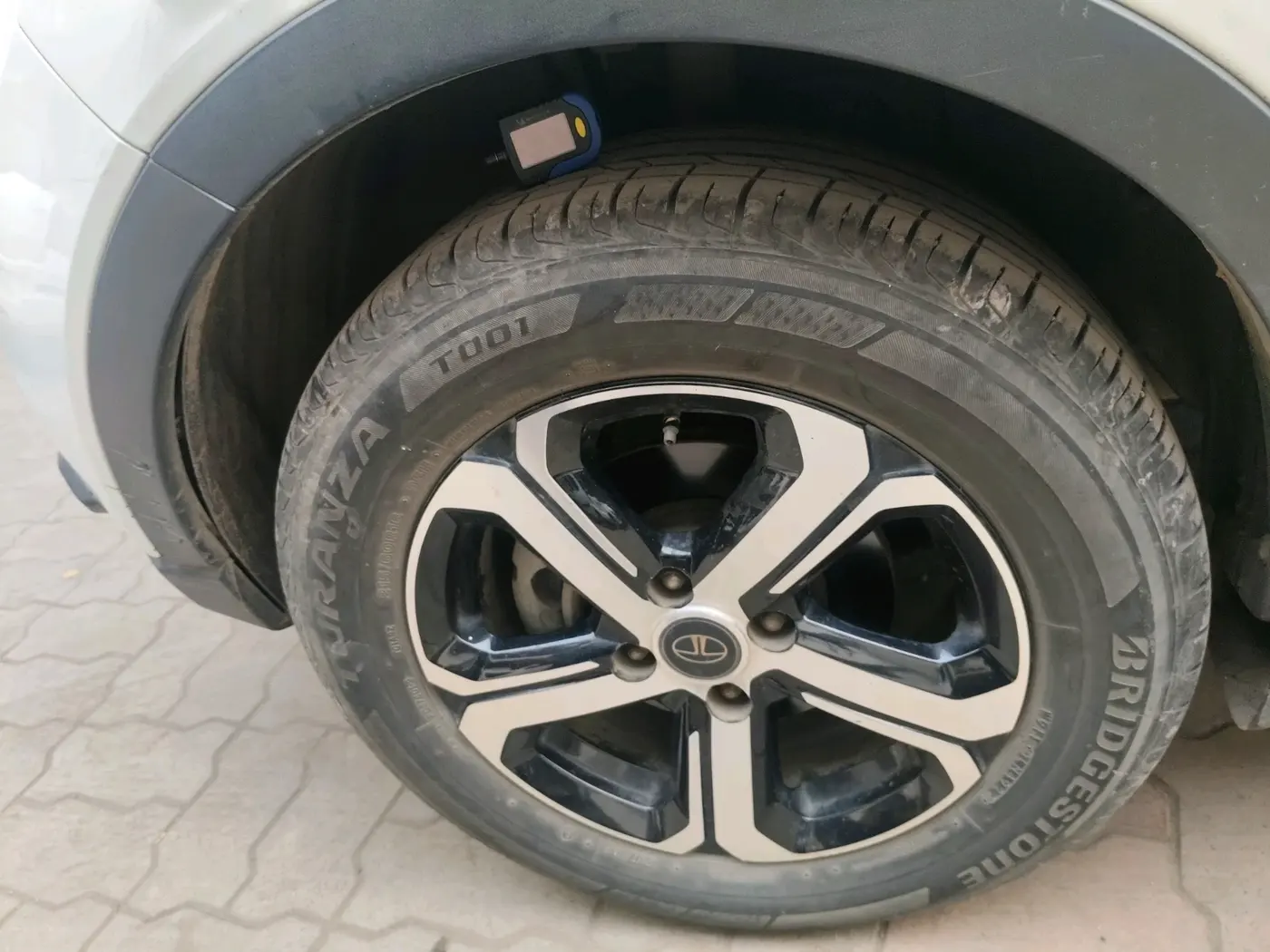 2022 Tata NEXON XZ PLUS (PREMIUM) PETROL, Petrol, Manual, 23,000 km, tyre
