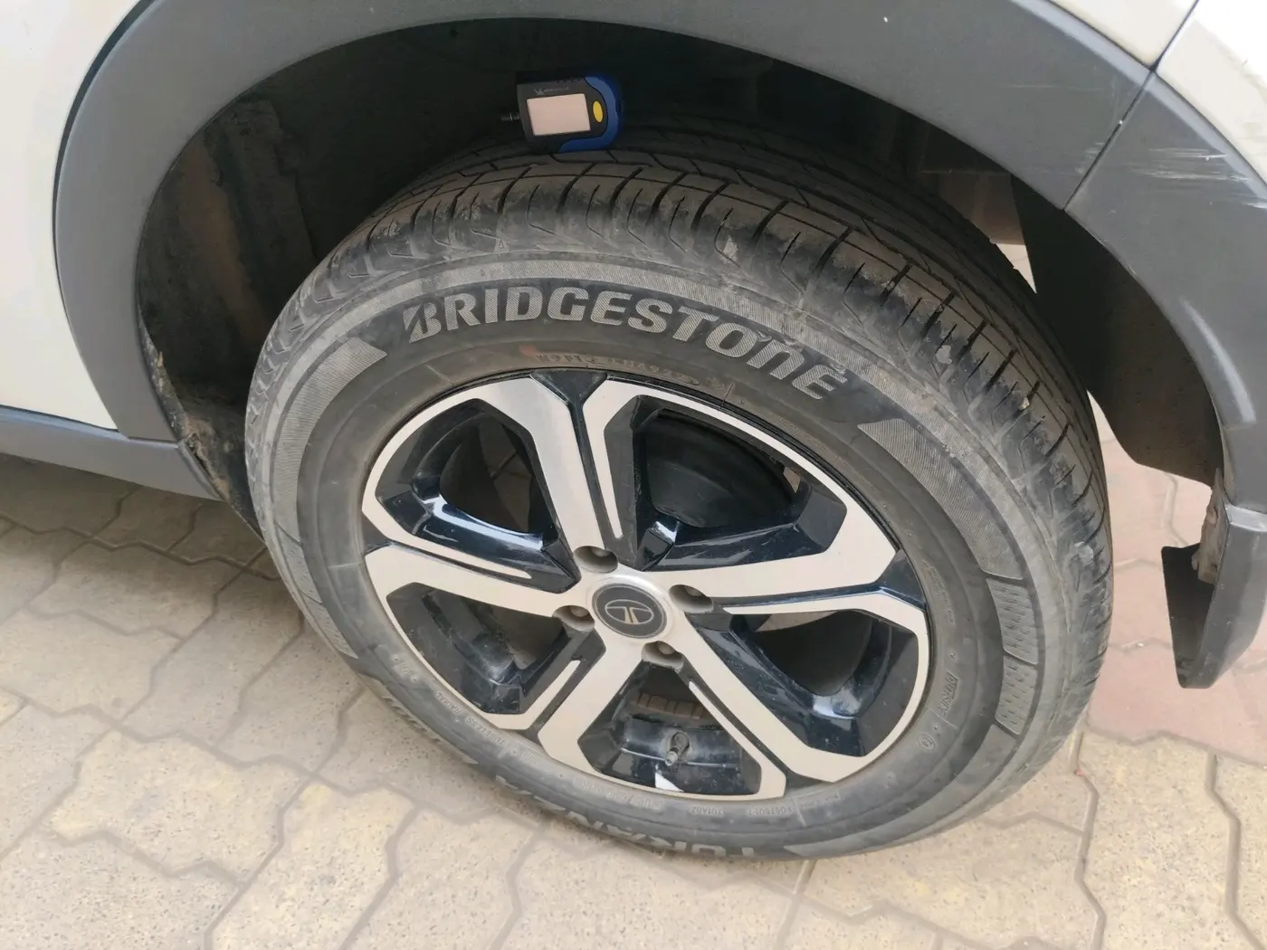 2022 Tata NEXON XZ PLUS (PREMIUM) PETROL, Petrol, Manual, 23,000 km, tyre