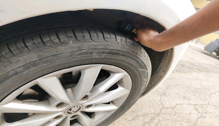 2016 Skoda Octavia 2.0 TDI CR STYLE PLUS AT, Diesel, Automatic, 1,07,010 km, tyre