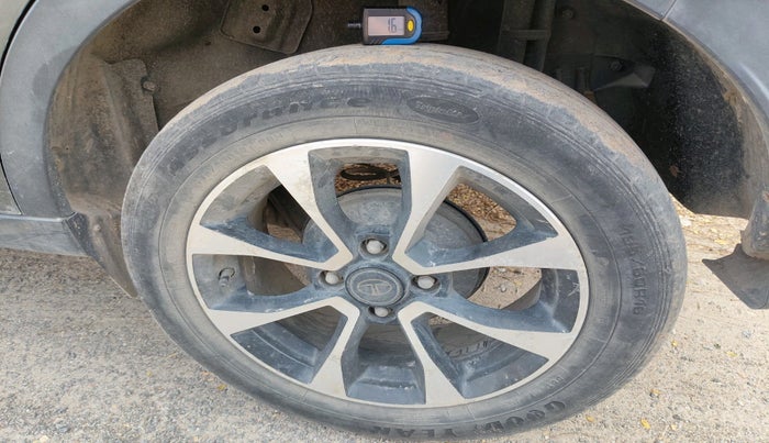 2021 Tata NEXON XZA PLUS PETROL, Petrol, Automatic, 87,704 km, tyre