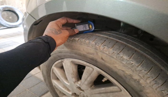 2015 Maruti Swift Dzire ZDI, Diesel, Manual, 1,78,945 km, tyre