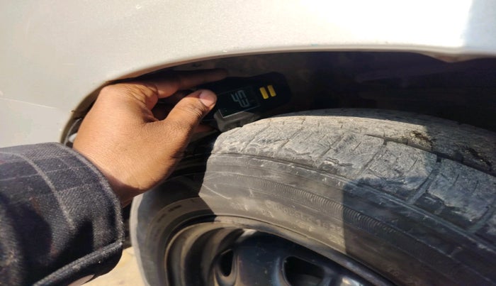 2011 Maruti Alto K10 VXI, Petrol, Manual, 1,40,172 km, tyre