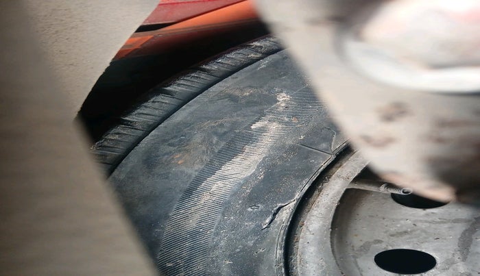 2012 Maruti Wagon R 1.0 LXI CNG, CNG, Manual, 86,500 km, tyre