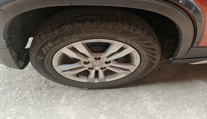 2017 Maruti Vitara Brezza ZDI, Diesel, Manual, 63,000 km, tyre