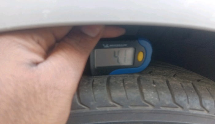 2014 Hyundai Grand i10 SPORTZ AT 1.2 KAPPA VTVT, Petrol, Automatic, 48,379 km, tyre