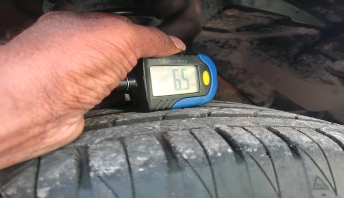 2020 Toyota URBAN CRUISER PREMIUM GRADE AT DUAL TONE, Petrol, Automatic, 35,027 km, tyre