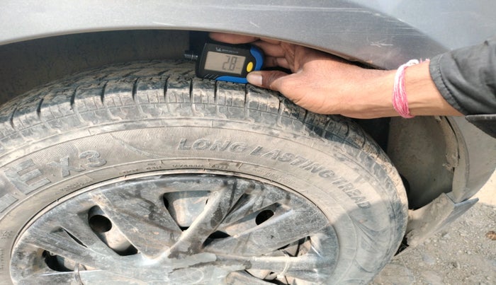 2015 Maruti Swift VXI, Petrol, Manual, 1,14,107 km, tyre