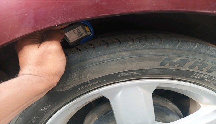 2012 Honda City 1.5L I-VTEC S MT, Petrol, Manual, 1,06,976 km, tyre