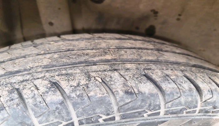 2024 Maruti Swift VXI, Petrol, Manual, 39,977 km, tyre