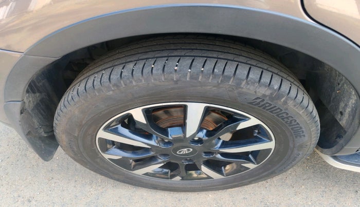 2018 Mahindra XUV500 W11, Diesel, Manual, 1,64,236 km, tyre