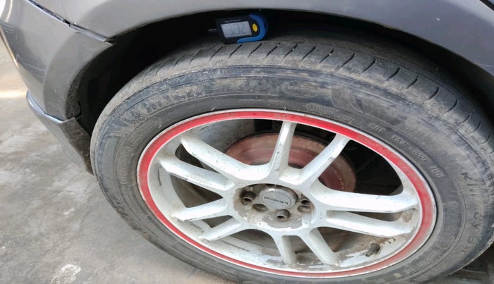 2012 Maruti Swift VDI, Diesel, Manual, 2,39,723 km, tyre