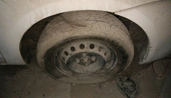 2011 Toyota Etios Liva G, Petrol, Manual, 40,570 km, tyre