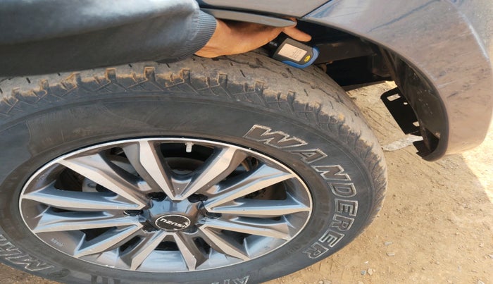 2021 ISUZU D-Max V Cross Z PRESTIGE 4X4AT, Diesel, Automatic, 1,03,804 km, tyre