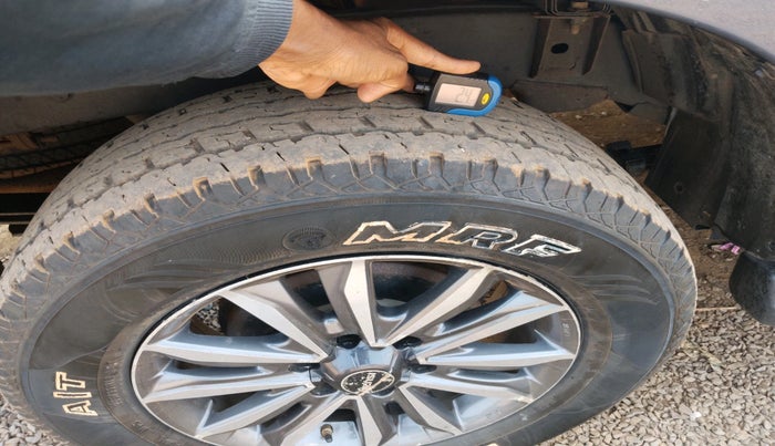 2021 ISUZU D-Max V Cross Z PRESTIGE 4X4AT, Diesel, Automatic, 1,03,804 km, tyre