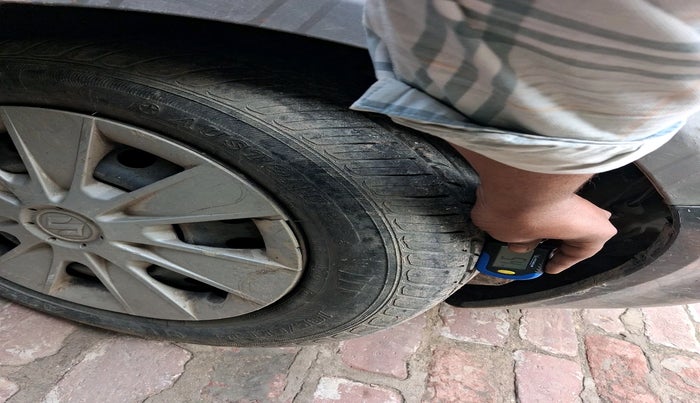 2014 Maruti SX4 VDI, Diesel, Manual, 1,89,254 km, tyre