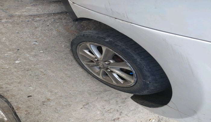 2014 Hyundai Grand i10 ASTA 1.1 CRDI, Diesel, Manual, 84,681 km, tyre