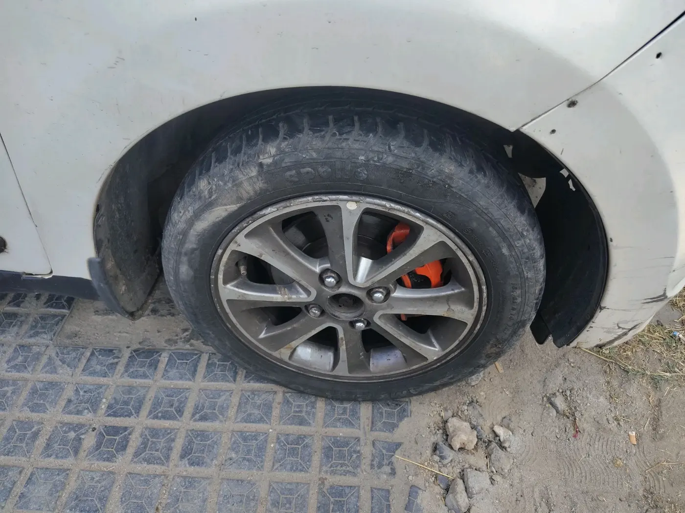 2014 Hyundai Grand i10 ASTA 1.1 CRDI, Diesel, Manual, 84,681 km, tyre