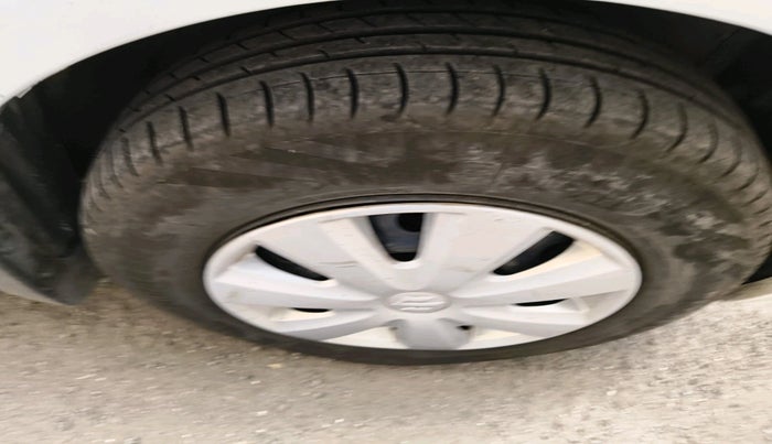 2011 Maruti Swift Dzire VXI, Petrol, Manual, 1,01,802 km, tyre