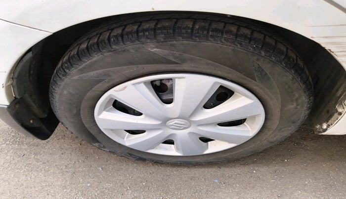 2011 Maruti Swift Dzire VXI, Petrol, Manual, 1,01,802 km, tyre