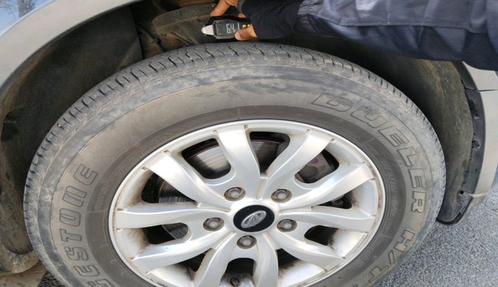 2016 Mahindra XUV500 W10 AT, Diesel, Automatic, 64,308 km, tyre