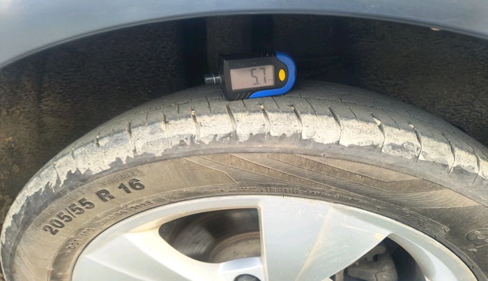 2018 Skoda Octavia STYLE PLUS AT 1.8 TSI, Petrol, Automatic, 1,18,128 km, tyre