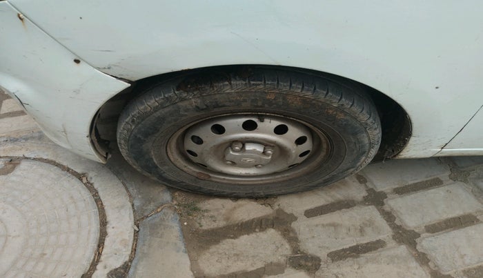 2013 Hyundai i10 ERA 1.1, Petrol, Manual, 1,91,830 km, tyre