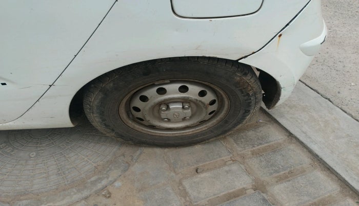 2013 Hyundai i10 ERA 1.1, Petrol, Manual, 1,91,830 km, tyre