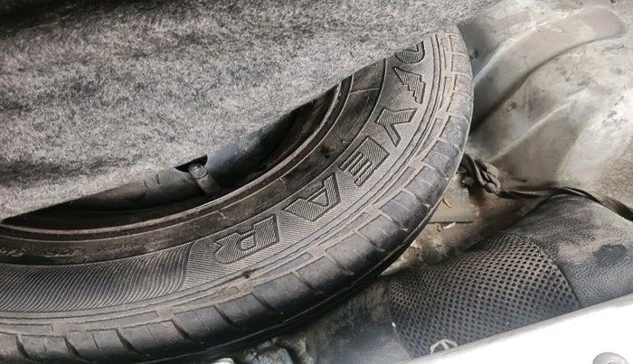 2011 Maruti Alto LXI, Petrol, Manual, 93,474 km, tyre