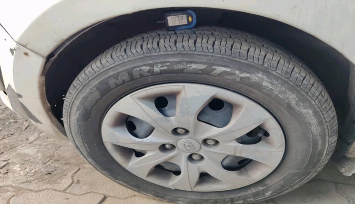 2012 Hyundai i20 MAGNA 1.2, Petrol, Manual, 1,00,120 km, tyre