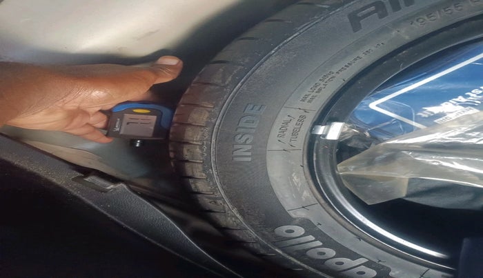 2015 Hyundai Elite i20 ASTA 1.4 CRDI, Diesel, Manual, 1,24,964 km, tyre