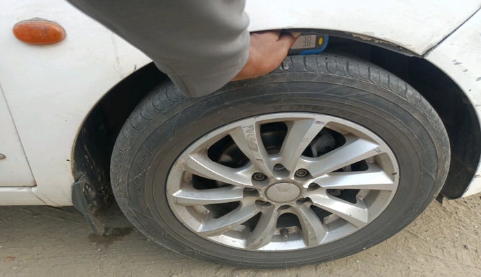 2013 Chevrolet Beat LT PETROL, Petrol, Manual, 98,477 km, tyre