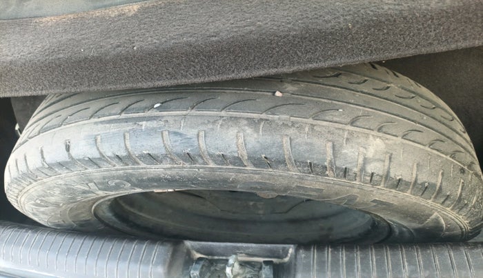 2011 Hyundai i20 MAGNA 1.2, CNG, Manual, 90,462 km, tyre