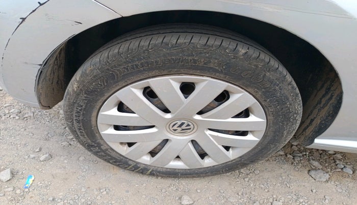 2012 Volkswagen Polo COMFORTLINE 1.2L, Diesel, Manual, 1,05,309 km, tyre