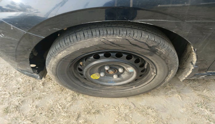 2023 Hyundai NEW I20 ASTA (O) 1.2 MT, Petrol, Manual, 28,682 km, tyre