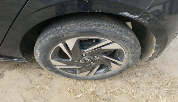 2023 Hyundai NEW I20 ASTA (O) 1.2 MT, Petrol, Manual, 28,682 km, tyre