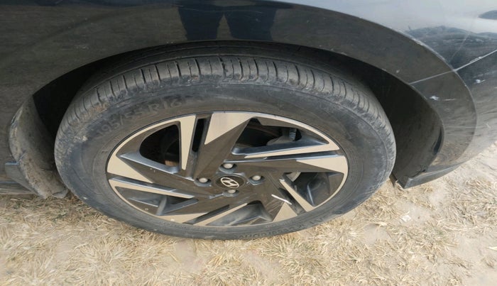 2023 Hyundai NEW I20 ASTA (O) 1.2 MT, Petrol, Manual, 28,682 km, tyre