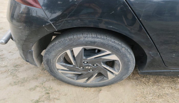 2023 Hyundai NEW I20 ASTA (O) 1.2 MT, Petrol, Manual, 28,682 km, tyre