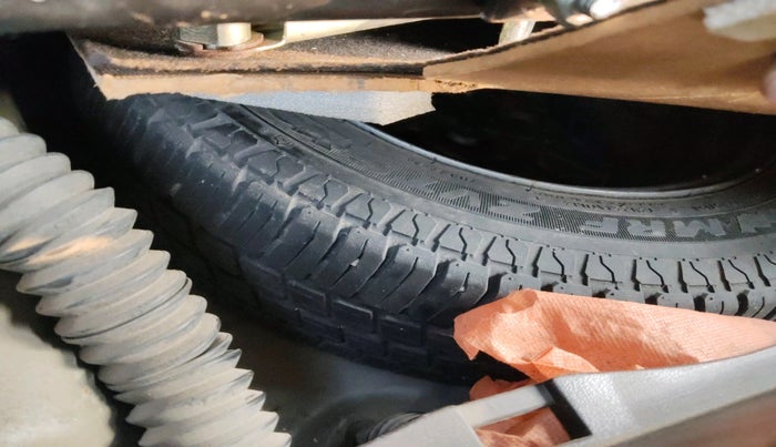 2013 Hyundai Santro Xing GL, CNG, Manual, 1,06,371 km, tyre