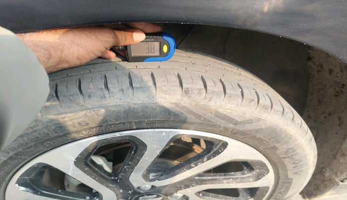 2023 Maruti Baleno ALPHA PETROL 1.2, Petrol, Manual, 52,990 km, tyre