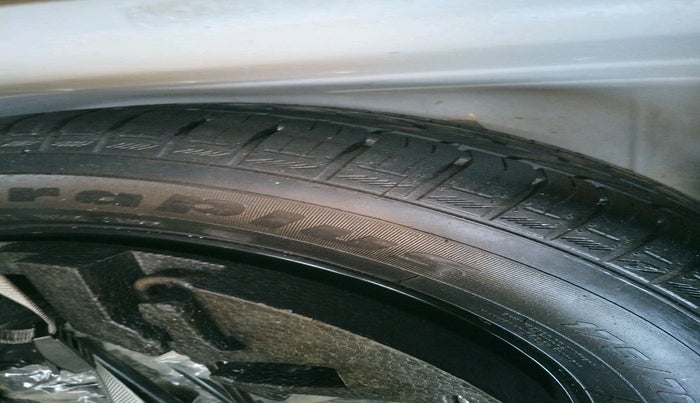 2018 Volkswagen Polo COMFORTLINE 1.0L MPI, Petrol, Manual, 74,450 km, tyre