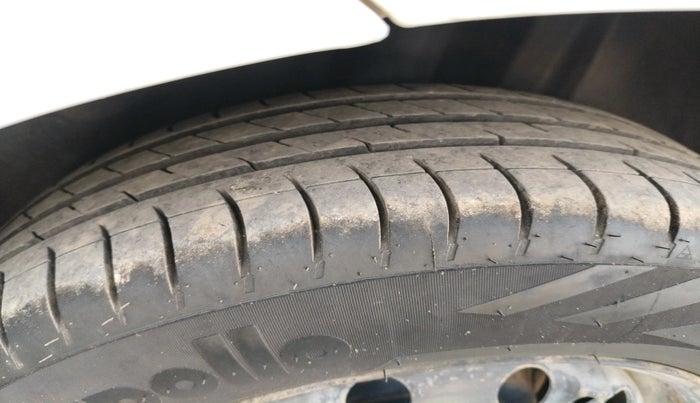 2018 Volkswagen Polo COMFORTLINE 1.0L MPI, Petrol, Manual, 74,450 km, tyre